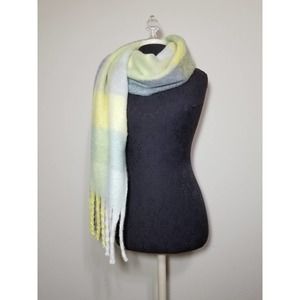 CROWN & IVY NWT Women's Scarf Polyester Color Yellow Gray